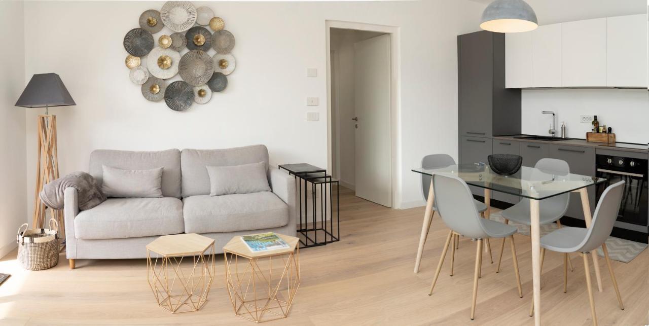 Serviced Apartments By Hotel De Charme Laveno Ngoại thất bức ảnh