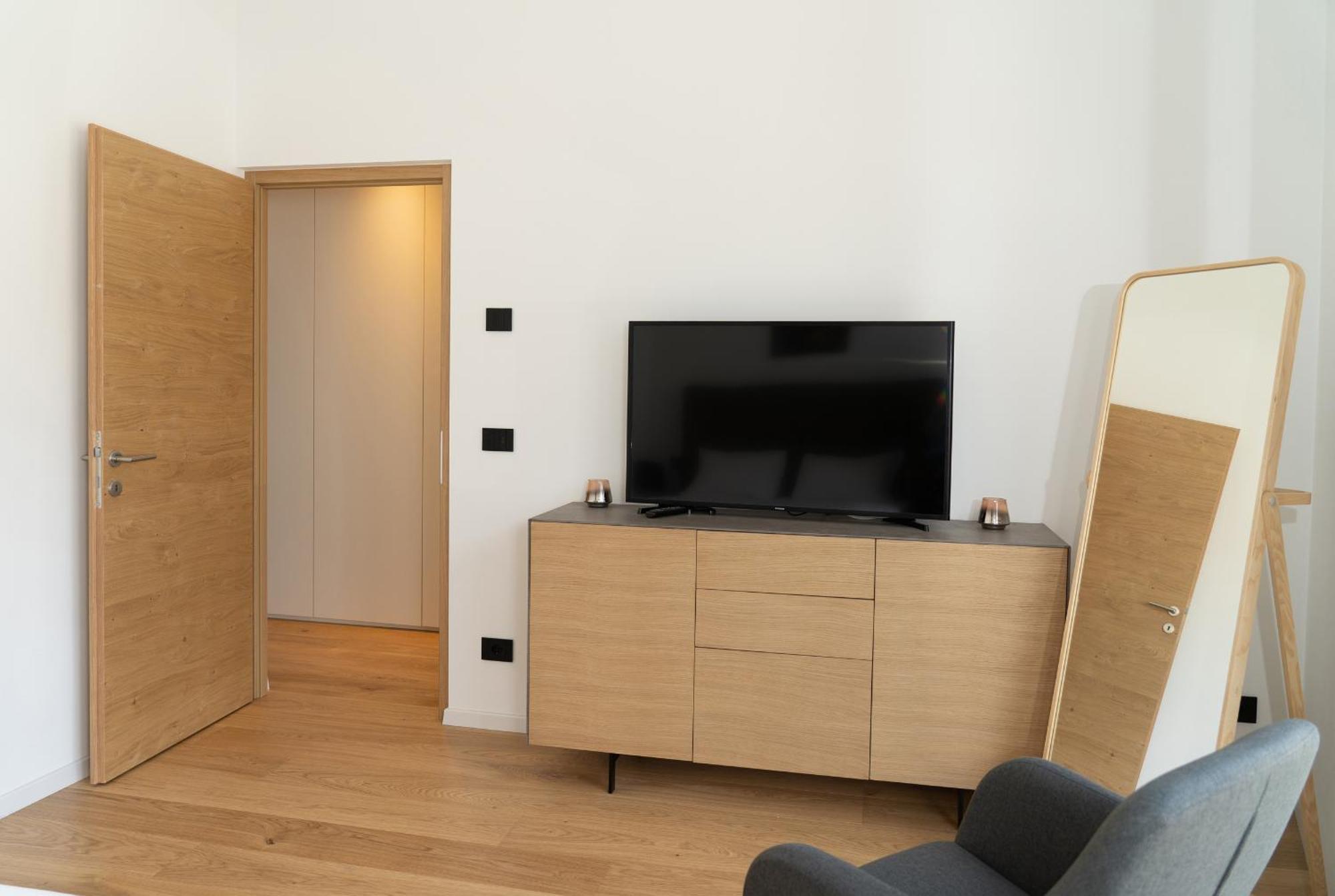 Serviced Apartments By Hotel De Charme Laveno Phòng bức ảnh