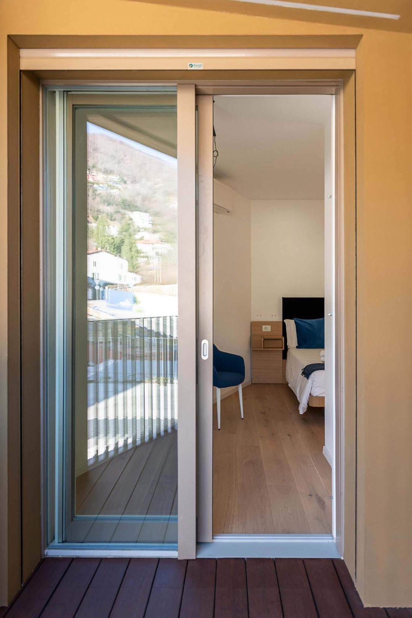 Serviced Apartments By Hotel De Charme Laveno Ngoại thất bức ảnh