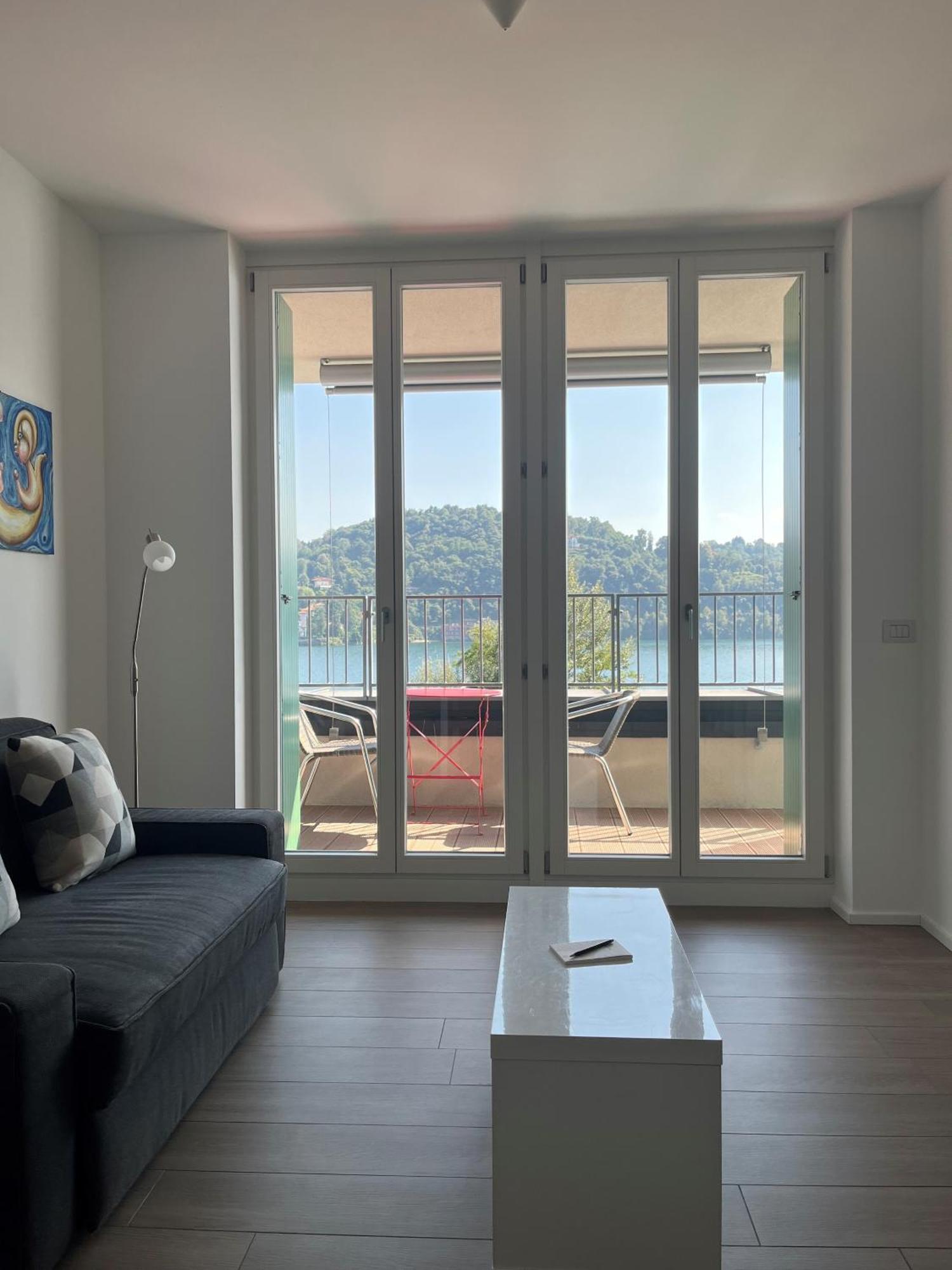 Serviced Apartments By Hotel De Charme Laveno Ngoại thất bức ảnh